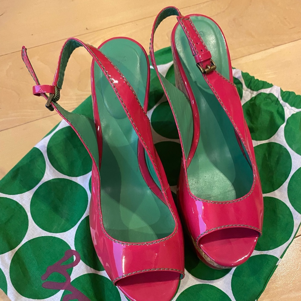 Boden heels size 8.5 . Says 40 for European sizes.  Only worn a few times.